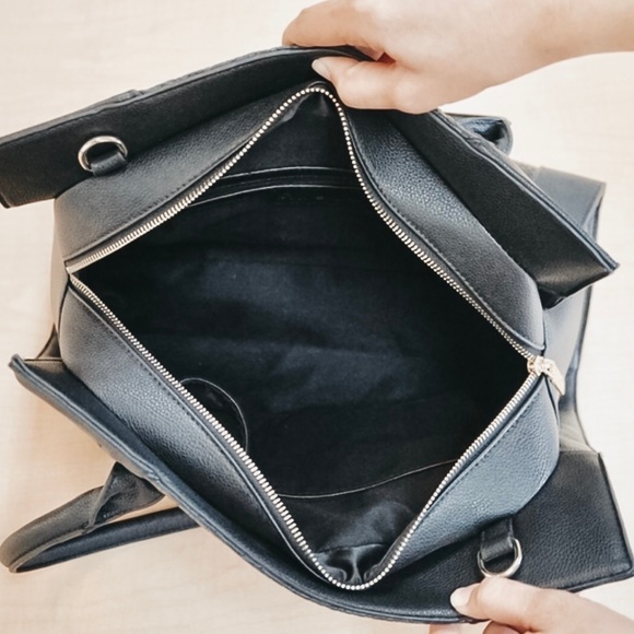 Weave Large Black Tote - Picture 2 of 3